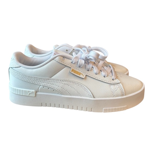 Puma Women’s Court Sneaker 7.5 White Like New Leather Casual Low Tops - Picture 4 of 10